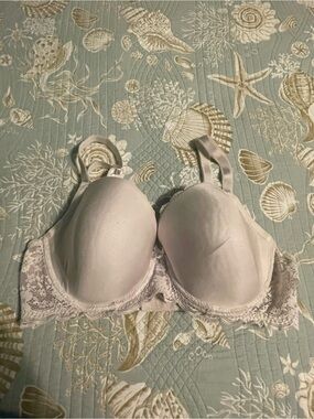 Victoria's Secret White Dream Angels Bra